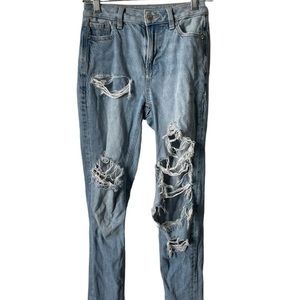 AMERICAN EAGLE. Ripped jeans. Comfort Stretch Waistnad. Ladies size  000